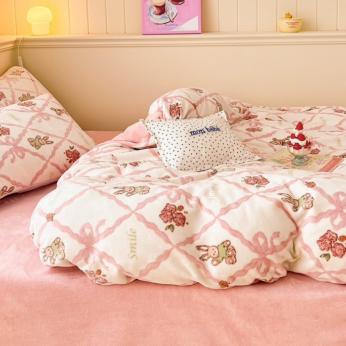 91家纺网 家纺一手货源 找家纺 金爱家 2023新款ins小清新韩系卡通少女心奶油兔子加厚牛奶绒系列四件套 绒-菲丽