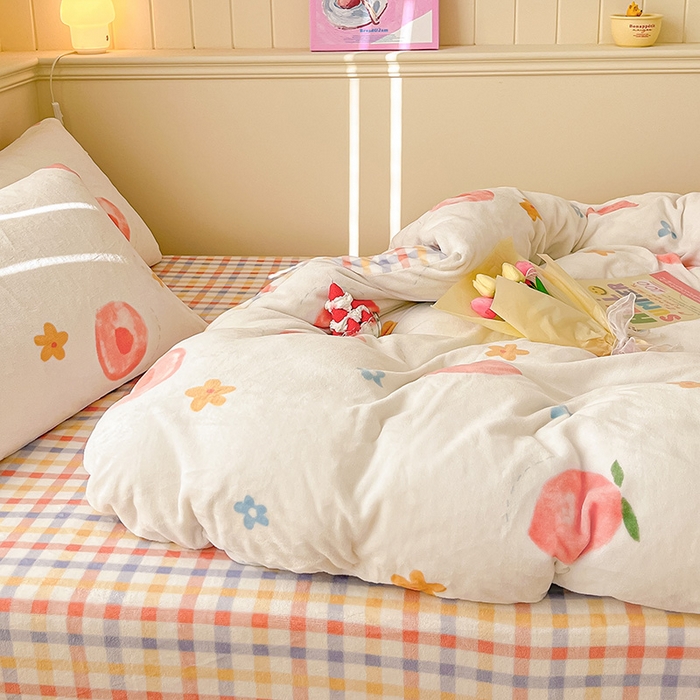 91家纺网 家纺一手货源 找家纺 金爱家 2023新款ins小清新韩系卡通少女心奶油兔子加厚牛奶绒系列四件套 绒-蜜桃朵朵