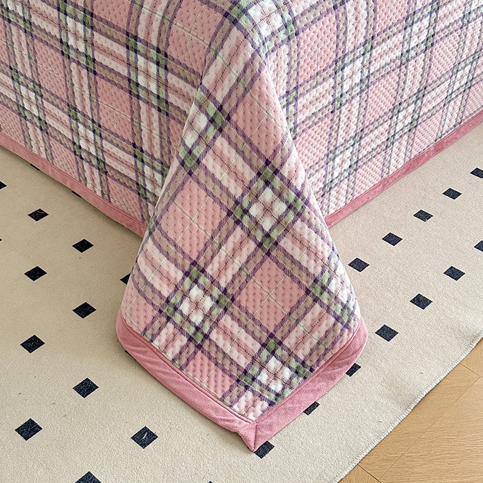 91家纺网 家纺一手货源 找家纺 胜权 2024款高克重牛奶绒夹棉单床盖单件保暖床盖三件套 和颜悦色