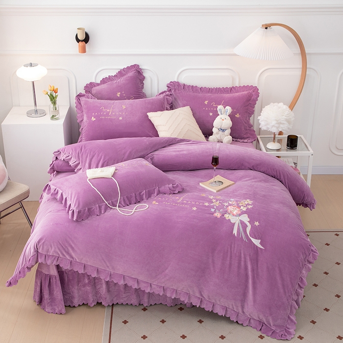 91家纺网 家纺一手货源 找家纺 优姿家纺 2024新品8.5斤德芙绒韩版床裙绣花保暖四件套 今生有约紫色