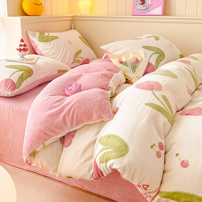 91家纺网 家纺一手货源 找家纺 金爱家 2023新款ins小清新韩系卡通少女心奶油兔子加厚牛奶绒系列四件套 绒-花漫