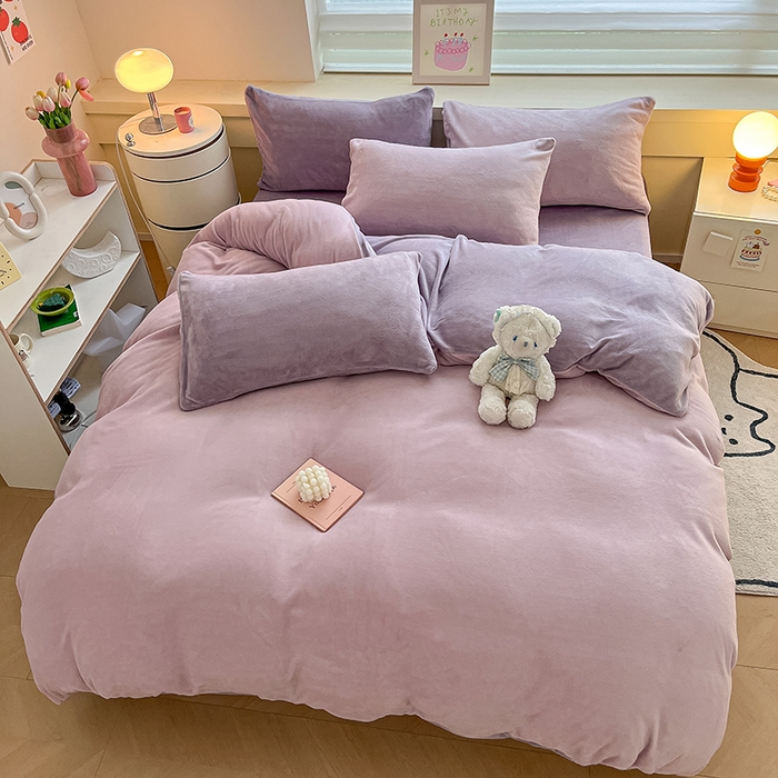 91家纺网 家纺一手货源 找家纺 三朵家纺 2023新款牛奶绒混搭系列四件套 淡紫+薰衣草