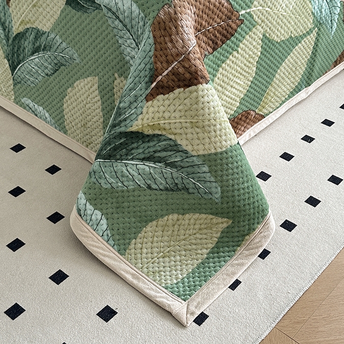 91家纺网 家纺一手货源 找家纺 胜权 2024款高克重牛奶绒夹棉单床盖单件保暖床盖三件套 莫奈