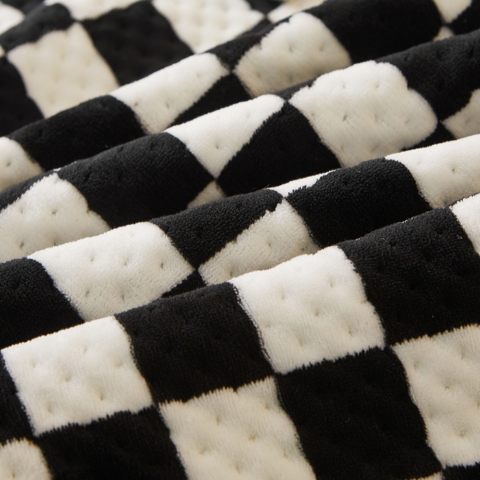 91家纺网 家纺一手货源 找家纺 胜权 2024款高克重牛奶绒夹棉单床盖单件保暖床盖三件套 棋盘格