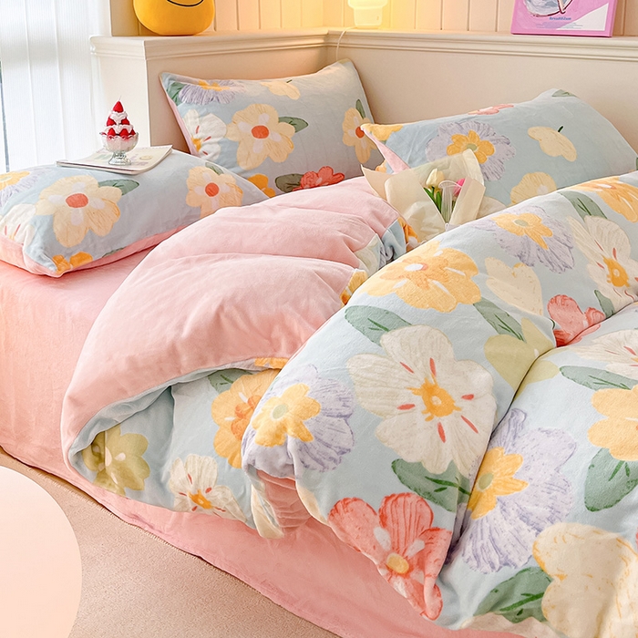 91家纺网 家纺一手货源 找家纺 金爱家 2023新款ins小清新韩系卡通少女心奶油兔子加厚牛奶绒系列四件套 绒-缤纷花园