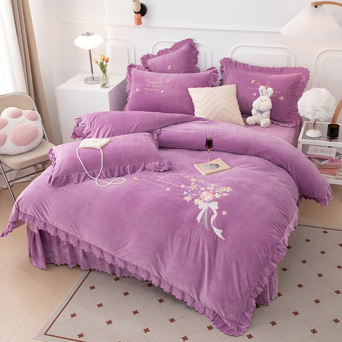 91家纺网 家纺一手货源 找家纺 优姿家纺 2024新品8.5斤德芙绒韩版床裙绣花保暖四件套 今生有约紫色