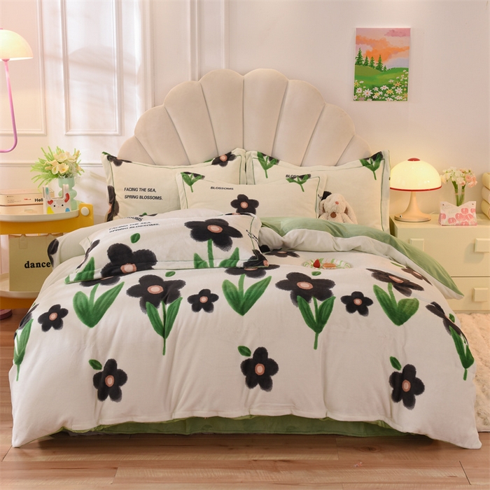 91家纺网 家纺一手货源 找家纺 暖洋 2024新款A类母婴加厚印花牛奶绒臻棉绒四件套场景二 墨影