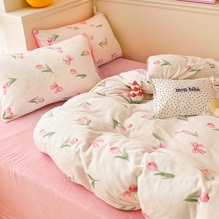 91家纺网 家纺一手货源 找家纺 金爱家 2023新款ins小清新韩系卡通少女心奶油兔子加厚牛奶绒系列四件套 绒-妙颜粉