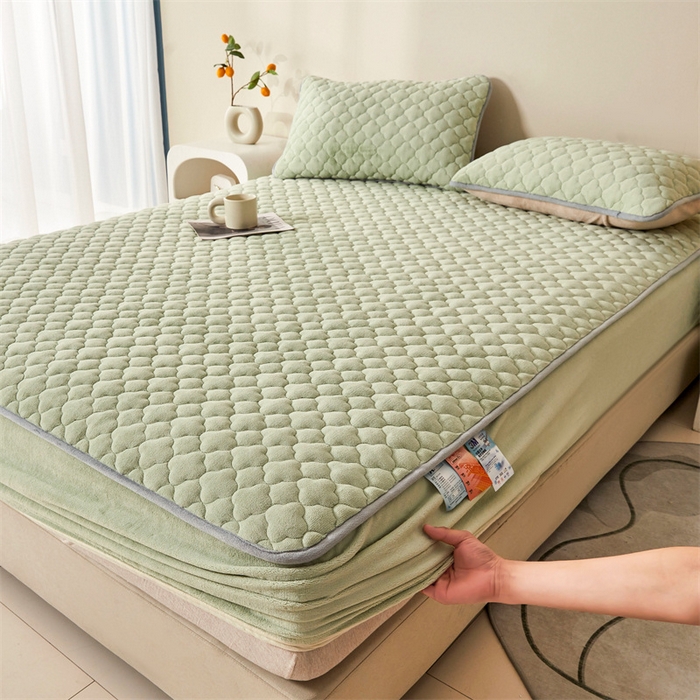 91家纺网 家纺一手货源 找家纺 雯豆 2023新品纯色牛奶绒夹棉床笠床垫保护套A类保暖加厚床笠 牛奶绒床笠-嫩绿