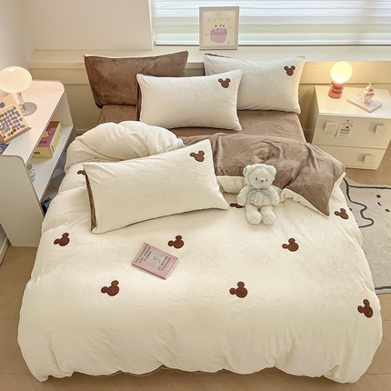 雅居纺 2023新款200克毛巾绣牛奶绒四件套-小熊米奇系列 米奇-白咖