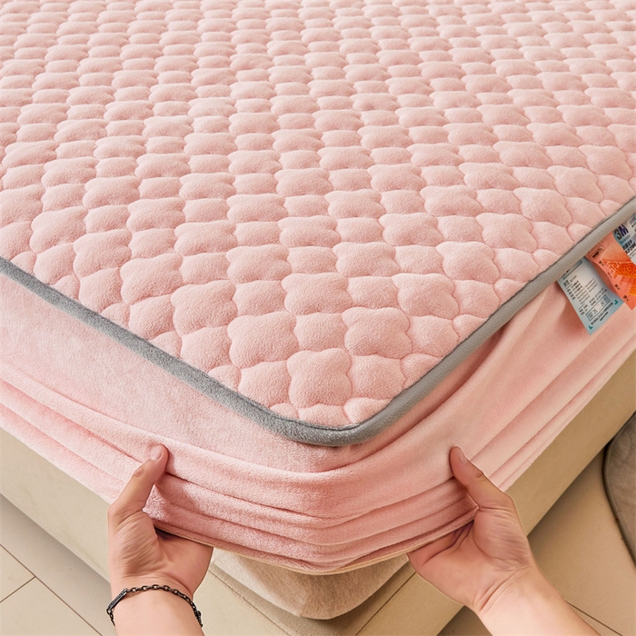 91家纺网 家纺一手货源 找家纺 雯豆 2023新品纯色牛奶绒夹棉床笠床垫保护套A类保暖加厚床笠 牛奶绒床笠-少女粉