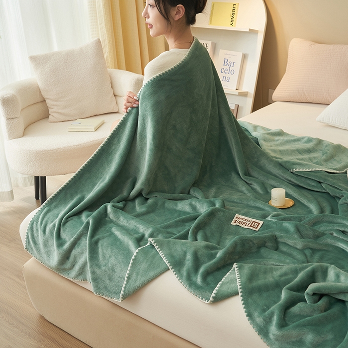 91家纺网 家纺一手货源 找家纺 畅销被业 2024新款双面牛奶绒多功能毛毯毯子 军绿
