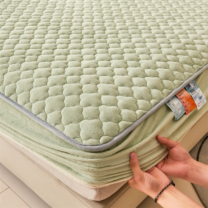 91家纺网 家纺一手货源 找家纺 雯豆 2023新品纯色牛奶绒夹棉床笠床垫保护套A类保暖加厚床笠 牛奶绒床笠-嫩绿