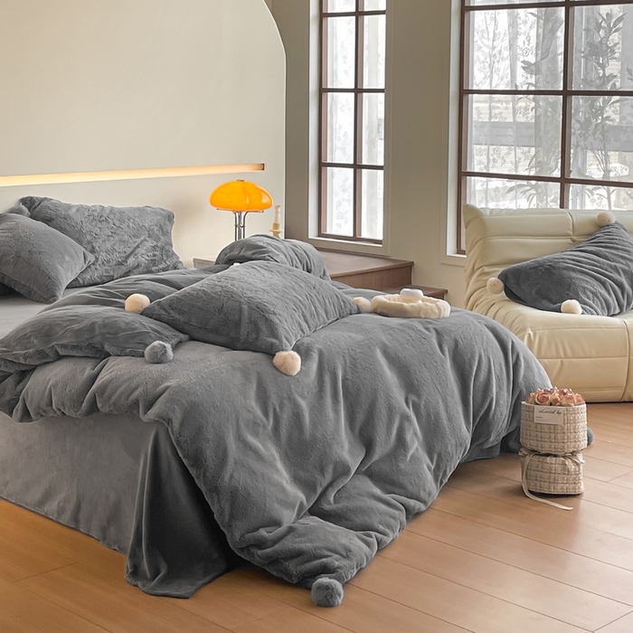 91家纺网 家纺一手货源 找家纺 金爱家 23新品全消光牛奶绒A类纯色立体獭兔毛绒四件套 兔毛纯色-灰黑