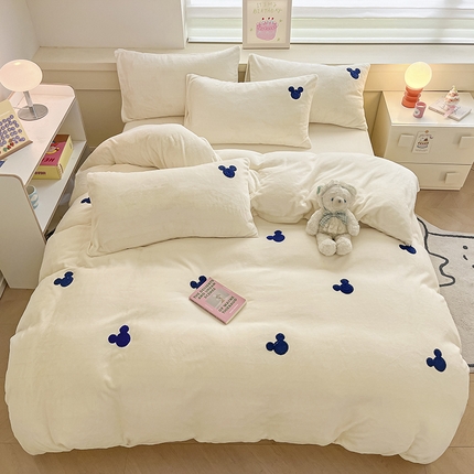 91家纺网 家纺一手货源 找家纺 （总）雅居纺 2023新款200克毛巾绣牛奶绒四件套-小熊米奇系列