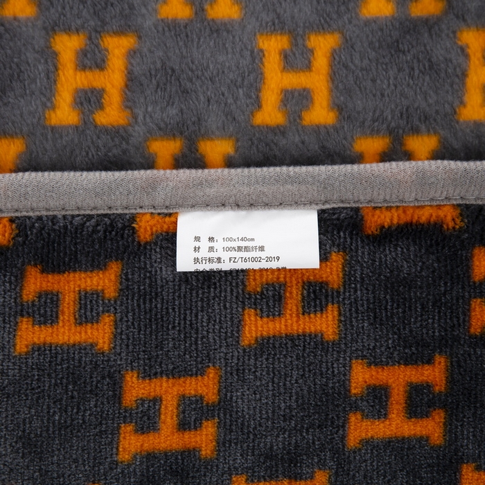 91家纺网 家纺一手货源 找家纺 卉晨毛毯 2024爆款加厚潮人牛奶绒空调毯披肩毯午睡毛毯 幻想