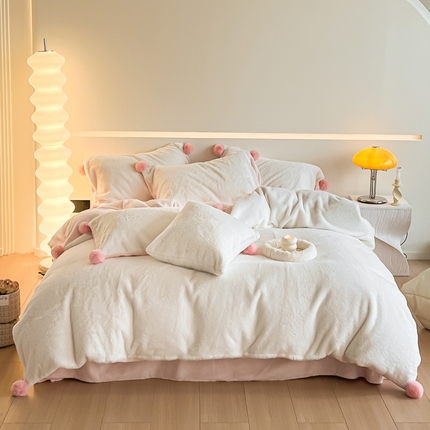 91家纺网 家纺一手货源 找家纺 金爱家 23新品全消光牛奶绒A类纯色立体獭兔毛绒四件套兔毛纯色-奶白粉