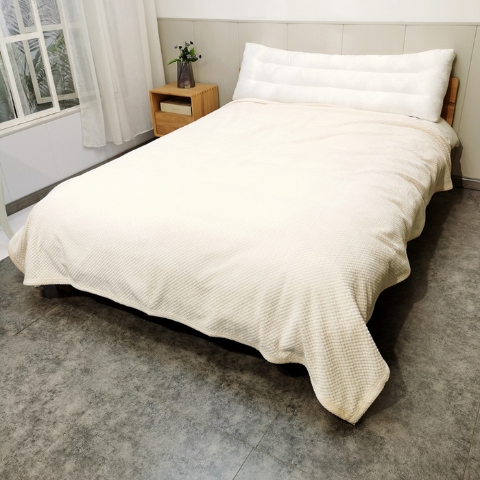 91家纺网 家纺一手货源 找家纺 卉晨毛毯家纺 2024新款菠萝格毯空调毯午睡毯毛毯 米白