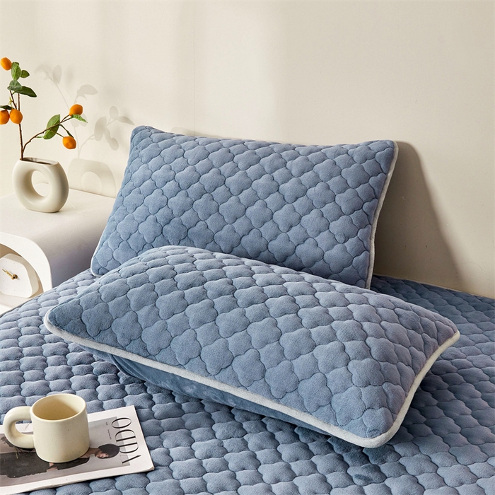 91家纺网 家纺一手货源 找家纺 雯豆 2023新品纯色牛奶绒夹棉床笠床垫保护套A类保暖加厚床笠 牛奶绒床笠-蓝灰