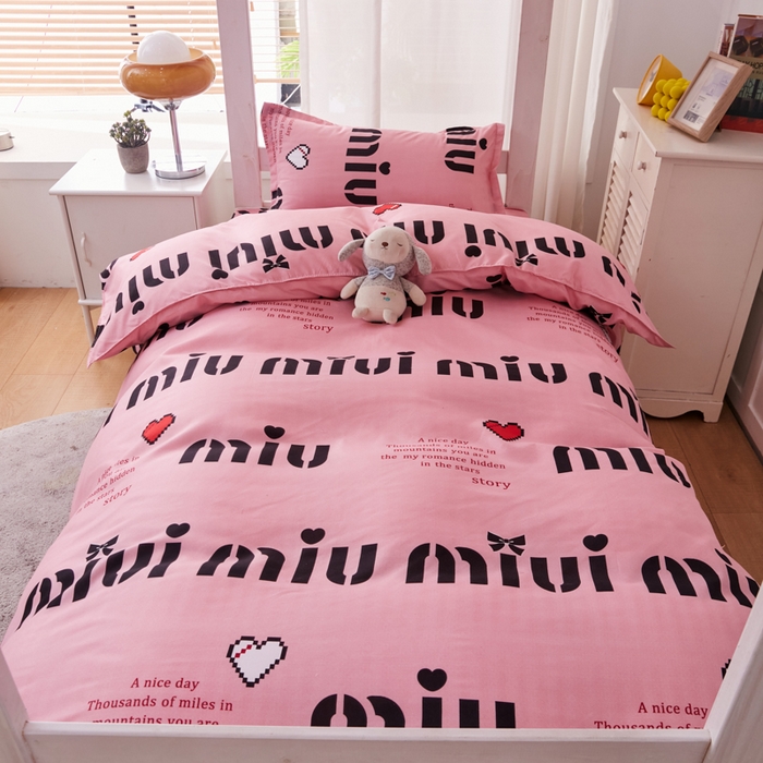 91家纺网 家纺一手货源 找家纺 2023新款亲肤棉美棉芦荟棉三件套美棉（8月）学生宿舍床 情书