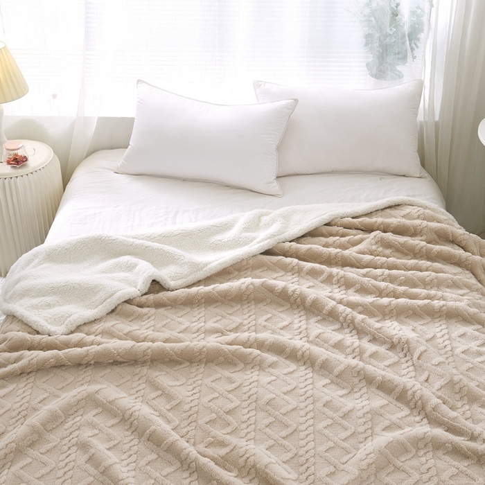 91家纺网 家纺一手货源 找家纺 卉晨毛毯家纺 2024新款塔芙绒复合毯 卡其