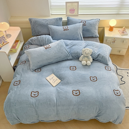 91家纺网 家纺一手货源 找家纺 （总）雅居纺 2023新款200克毛巾绣牛奶绒四件套-小熊米奇系列
