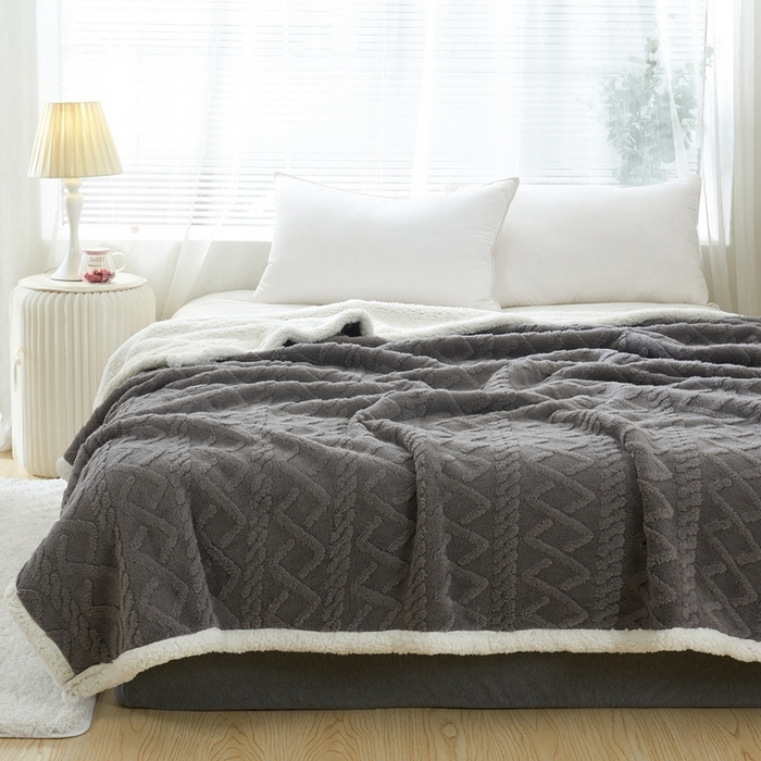 91家纺网 家纺一手货源 找家纺 卉晨毛毯家纺 2024新款塔芙绒复合毯 深灰