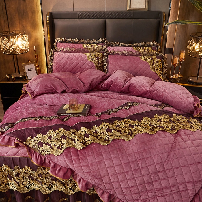 91家纺网 家纺一手货源 找家纺 恋尚2023新款魅兰莎水晶绒系列被套夹棉床裙四件套 豆沙