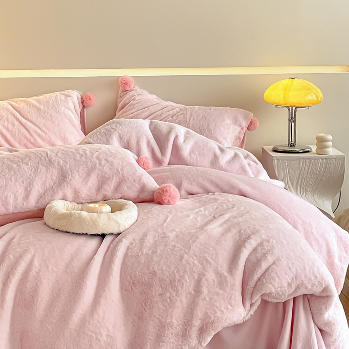 91家纺网 家纺一手货源 找家纺 金爱家 23新品全消光牛奶绒A类纯色立体獭兔毛绒四件套 兔毛纯色-蜜粉