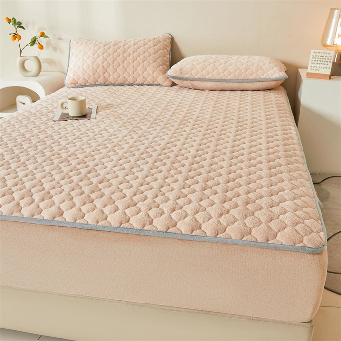 91家纺网 家纺一手货源 找家纺 雯豆 2023新品纯色牛奶绒夹棉床笠床垫保护套A类保暖加厚床笠 牛奶绒床笠-奶咖