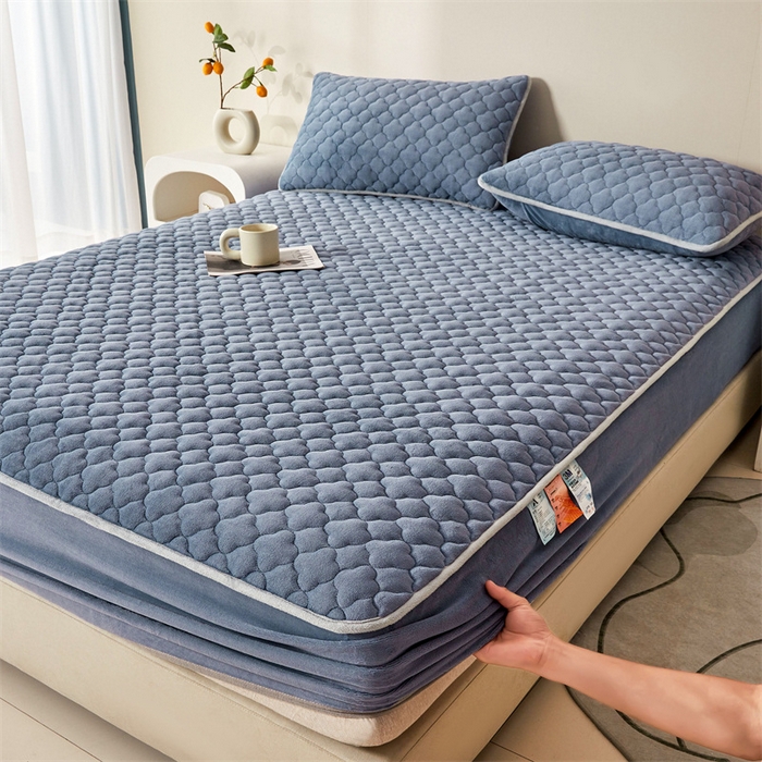 91家纺网 家纺一手货源 找家纺 雯豆 2023新品纯色牛奶绒夹棉床笠床垫保护套A类保暖加厚床笠 牛奶绒床笠-蓝灰