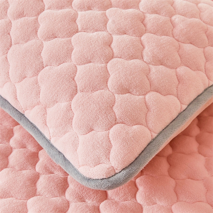 91家纺网 家纺一手货源 找家纺 雯豆 2023新品纯色牛奶绒夹棉床笠床垫保护套A类保暖加厚床笠 牛奶绒床笠-少女粉