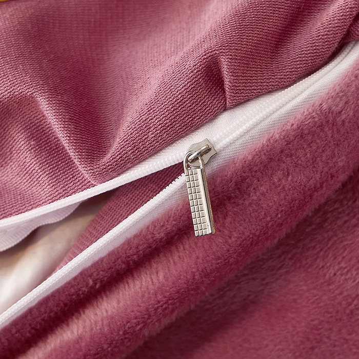 91家纺网 家纺一手货源 找家纺 恋尚2023新款魅兰莎水晶绒系列被套夹棉床裙四件套 豆沙