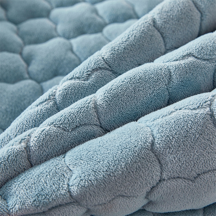 91家纺网 家纺一手货源 找家纺 雯豆 2023新品纯色牛奶绒夹棉床笠床垫保护套A类保暖加厚床笠 牛奶绒床笠-简析蓝