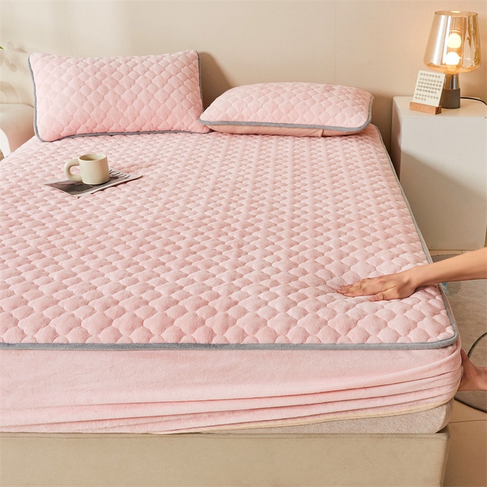 91家纺网 家纺一手货源 找家纺 雯豆 2023新品纯色牛奶绒夹棉床笠床垫保护套A类保暖加厚床笠 牛奶绒床笠-少女粉