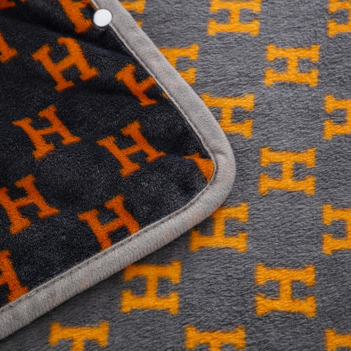 91家纺网 家纺一手货源 找家纺 卉晨毛毯 2024爆款加厚潮人牛奶绒空调毯披肩毯午睡毛毯 幻想