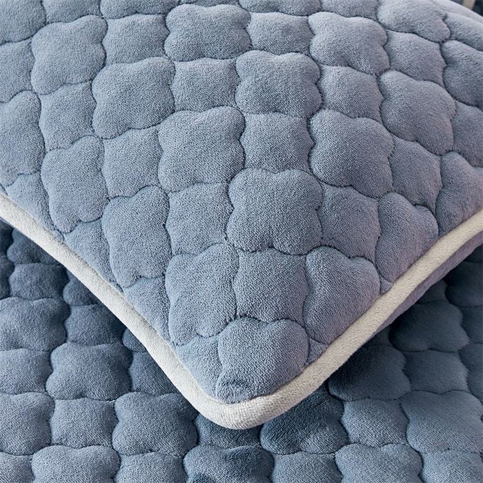 91家纺网 家纺一手货源 找家纺 雯豆 2023新品纯色牛奶绒夹棉床笠床垫保护套A类保暖加厚床笠 牛奶绒床笠-蓝灰