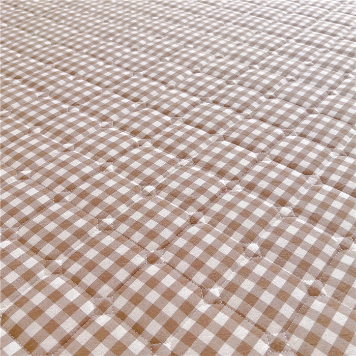 91家纺网 家纺一手货源 找家纺 十个点  2024新款色织水洗棉-韵格系列单品夹棉床裙 米小格