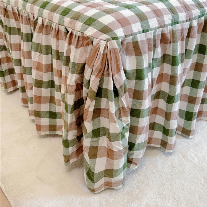 91家纺网 家纺一手货源 找家纺 十个点  2024新款色织水洗棉-韵格系列单品夹棉床裙 七彩格绿