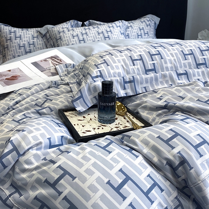 91家纺网 家纺一手货源 找家纺 优悦 2023新款轻奢磨毛印花系列四件套 时尚格调-银白