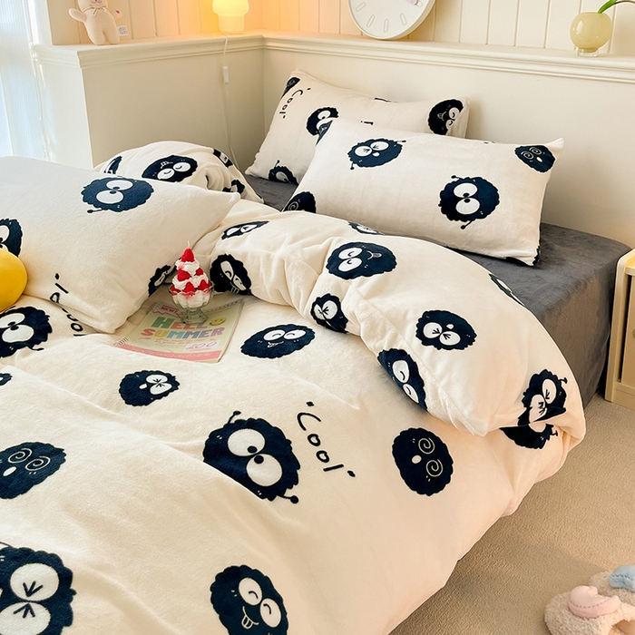 91家纺网 家纺一手货源 找家纺 桃子家居 2023新款ins韩系简约卡通奶油小清新加厚牛奶绒系列四件套 绒-奶白煤球