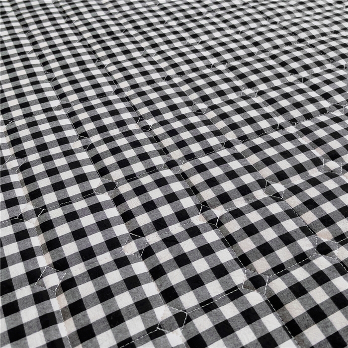 91家纺网 家纺一手货源 找家纺 十个点  2024新款色织水洗棉-韵格系列单品夹棉床裙 黑白小格