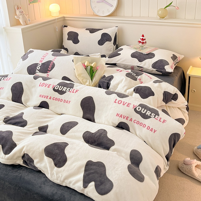 91家纺网 家纺一手货源 找家纺 桃子家居 2023新款ins韩系简约卡通奶油小清新加厚牛奶绒系列四件套 绒-尔曼