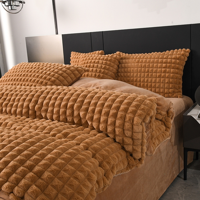 91家纺网 家纺一手货源 找家纺 爵仕家纺 2025新款高端皮草风格兔毛绒保暖四件套 摩卡