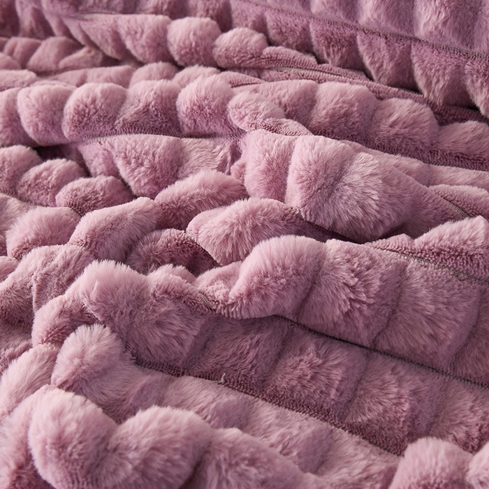 91家纺网 家纺一手货源 找家纺 爵仕家纺 2025新款高端皮草风格兔毛绒保暖四件套 芋紫