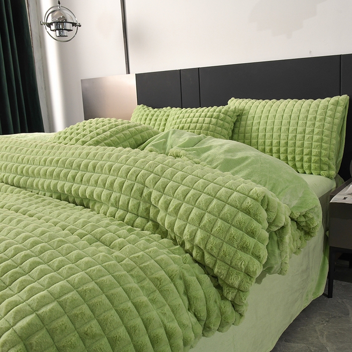 91家纺网 家纺一手货源 找家纺 爵仕家纺 2025新款高端皮草风格兔毛绒保暖四件套 清新绿