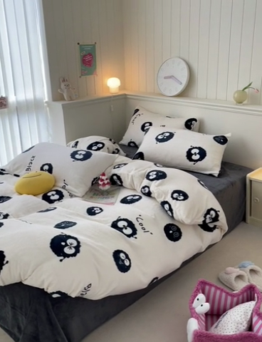 91家纺网 家纺一手货源 找家纺 桃子家居 2023新款ins韩系简约卡通奶油小清新加厚牛奶绒系列四件套 绒-奶白煤球