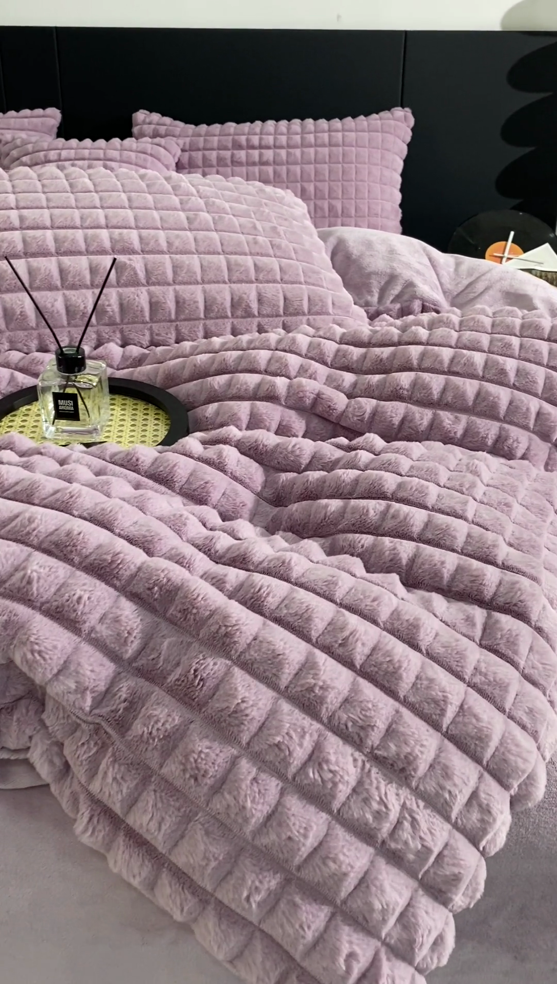 91家纺网 家纺一手货源 找家纺 爵仕家纺 2025新款高端皮草风格兔毛绒保暖四件套 芋紫