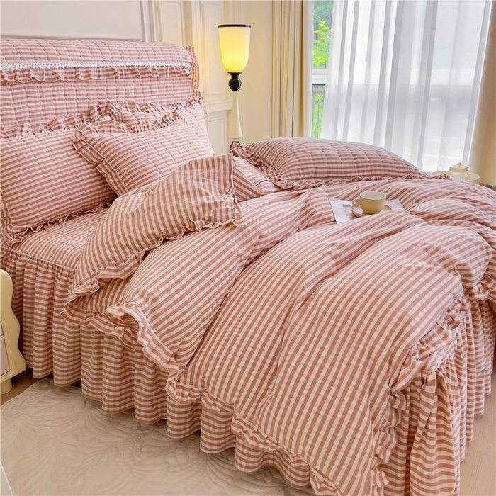 91家纺网 家纺一手货源 找家纺 十个点  2024新款色织水洗棉韵格系列床裙款四件套 粉小格