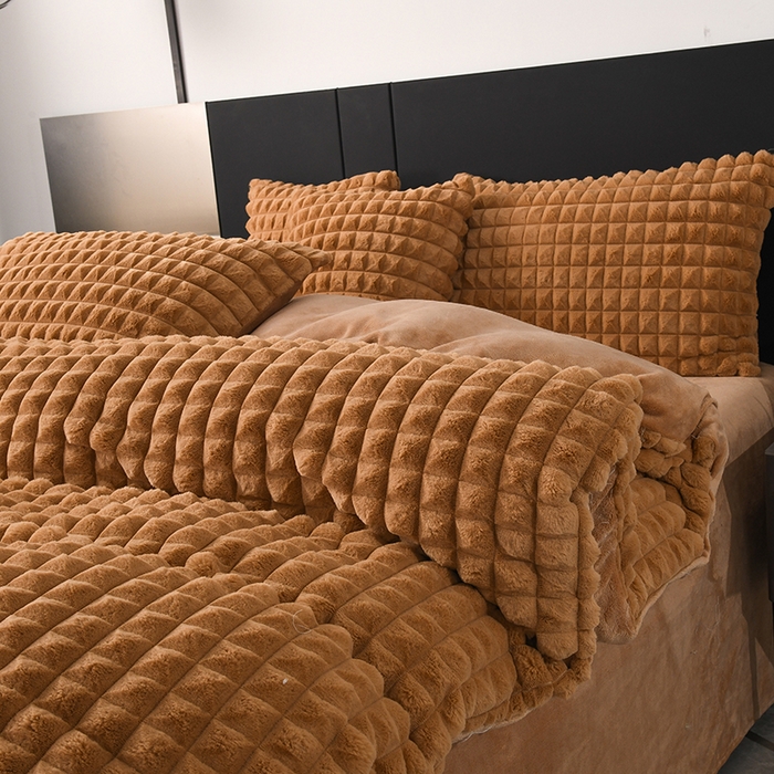 91家纺网 家纺一手货源 找家纺 爵仕家纺 2025新款高端皮草风格兔毛绒保暖四件套 摩卡